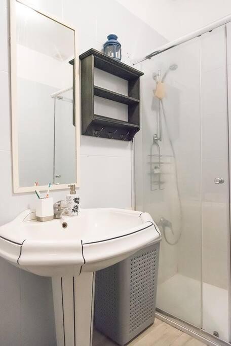The Oasis One Spacious Apartment In Sevilla Esterno foto